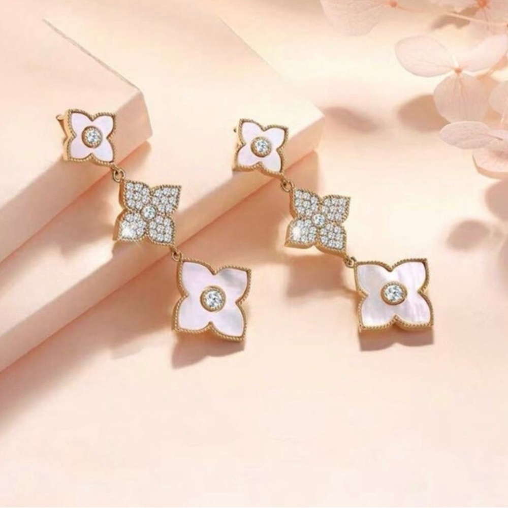 18K Gold Plated Crystal Mother of Pearl Clover Bracelet & Earrings Set NEW - Picture 6 of 6